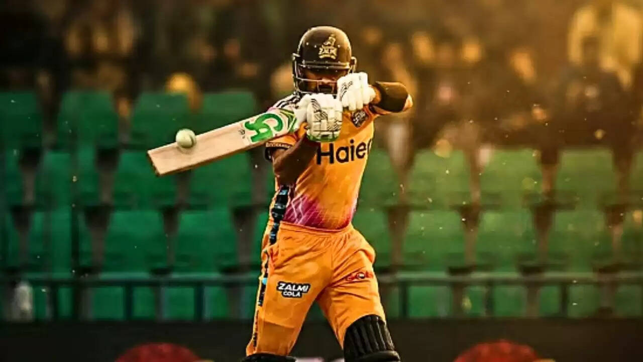बाबर आज़म की तूफानी सेंचुरी: PSL 2026 में पेशावर ज़ल्मी के लिए नया रिकॉर्ड