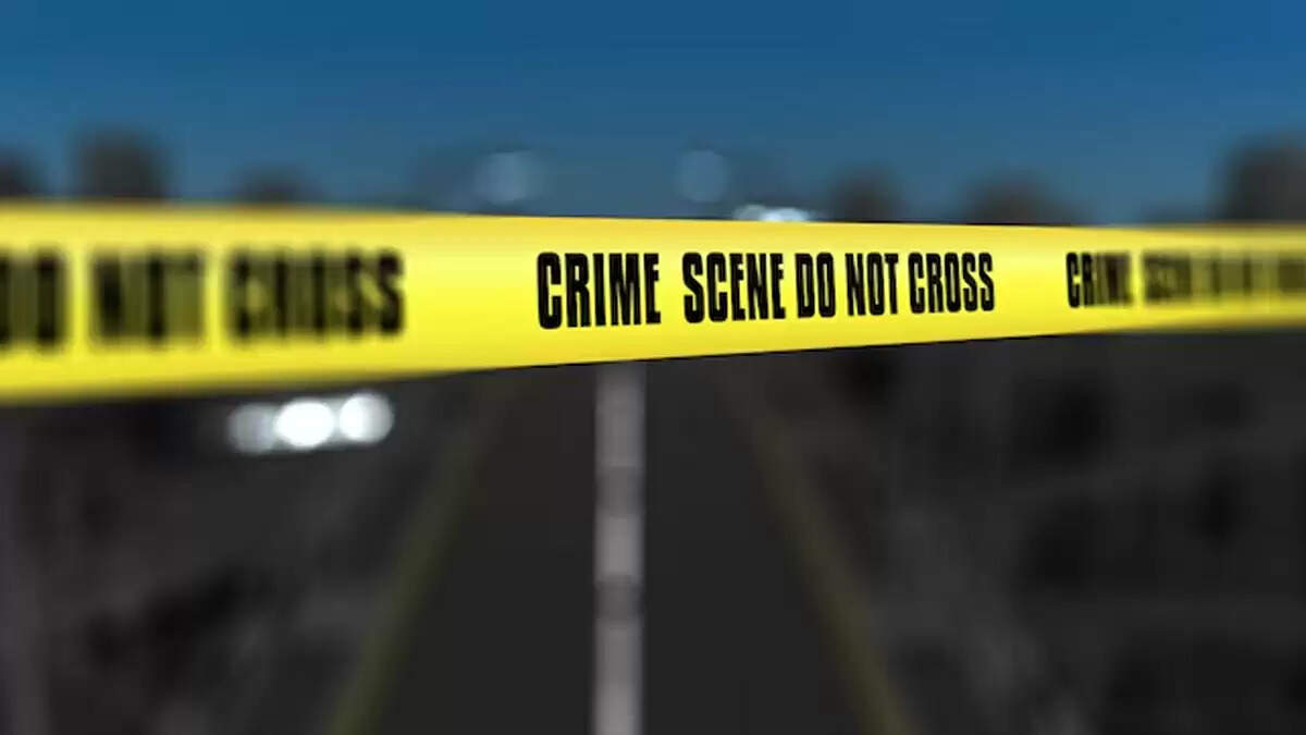 गाजियाबाद में पुलिस मुठभेड़: दो बदमाश घायल, कांस्टेबल की रिवॉल्वर छीनी