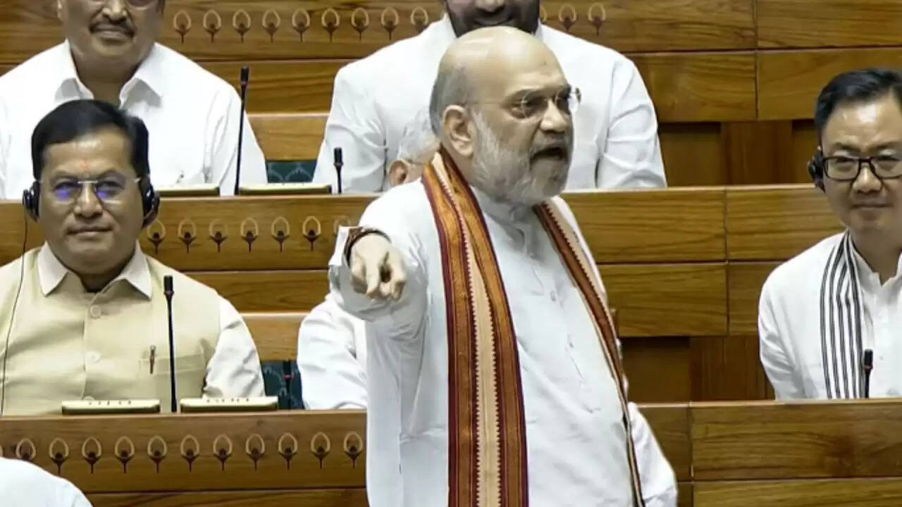 Amit Shah का लोकसभा में कांग्रेस पर हमला: क्या नेहरू की नीतियों ने बनाया पाकिस्तान?