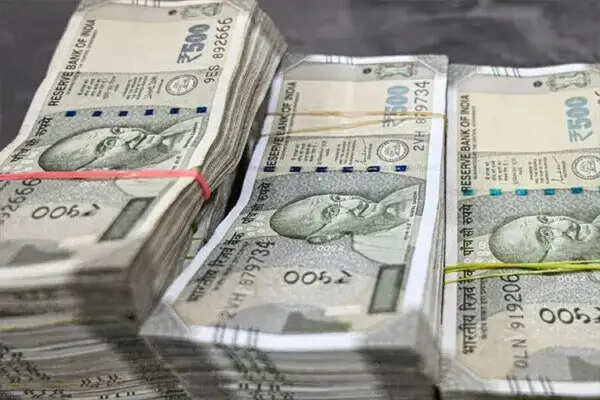 कोलकाता हाई कोर्ट का ऐतिहासिक फैसला: अवैध रिश्ते से जन्मे बच्चे का पेंशन पर हक