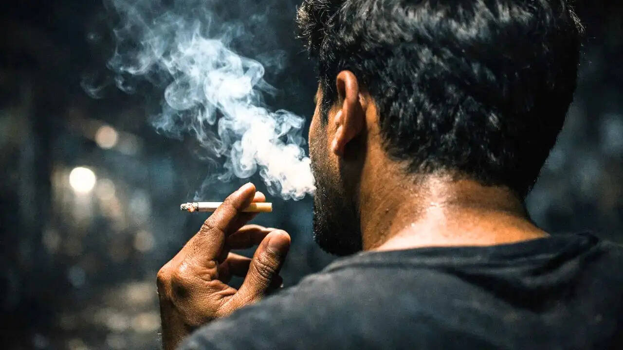 ब्रिटेन ने धूम्रपान पर कड़ा कानून पास किया, युवा पीढ़ी को मिलेगा बड़ा लाभ