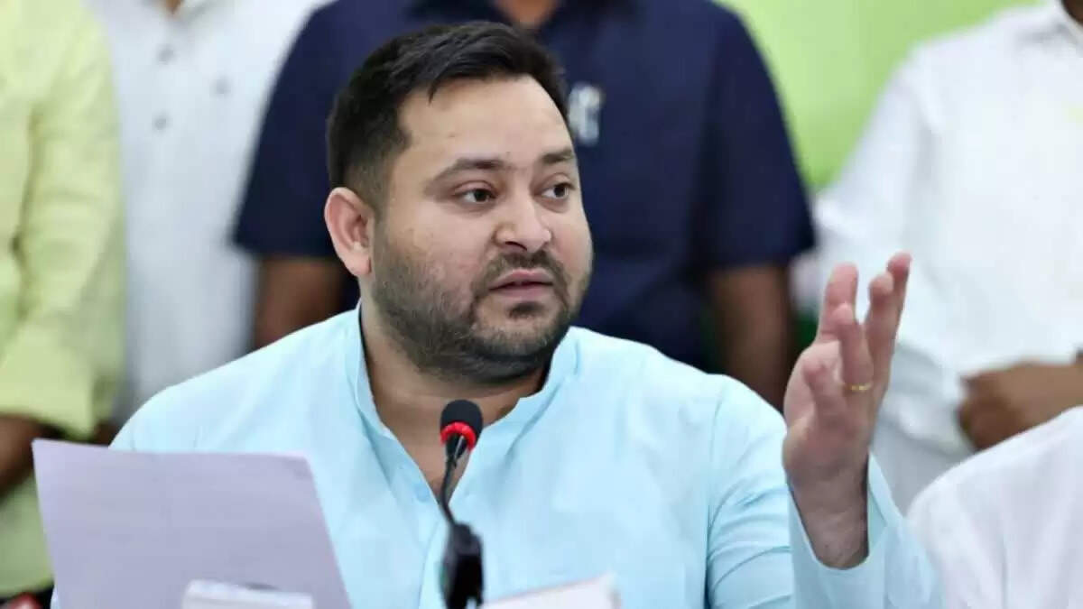 तेजस्वी यादव ने वोटर लिस्ट रिव्यू पर चुनाव आयोग को घेरा