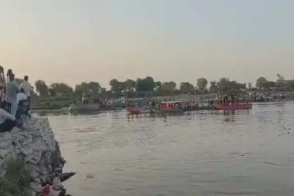 यमुना नदी में नाव हादसे में मृतकों की संख्या 13 हुई