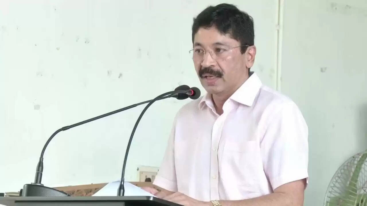 डीएमके सांसद दयानिधि मारन के बयान से हिंदी-आधारित शिक्षा पर बहस तेज