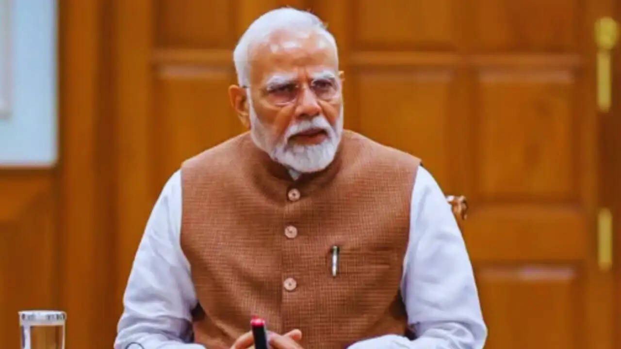 मध्य पूर्व में युद्ध के साए में फंसे भारतीय: सरकार से मदद की गुहार