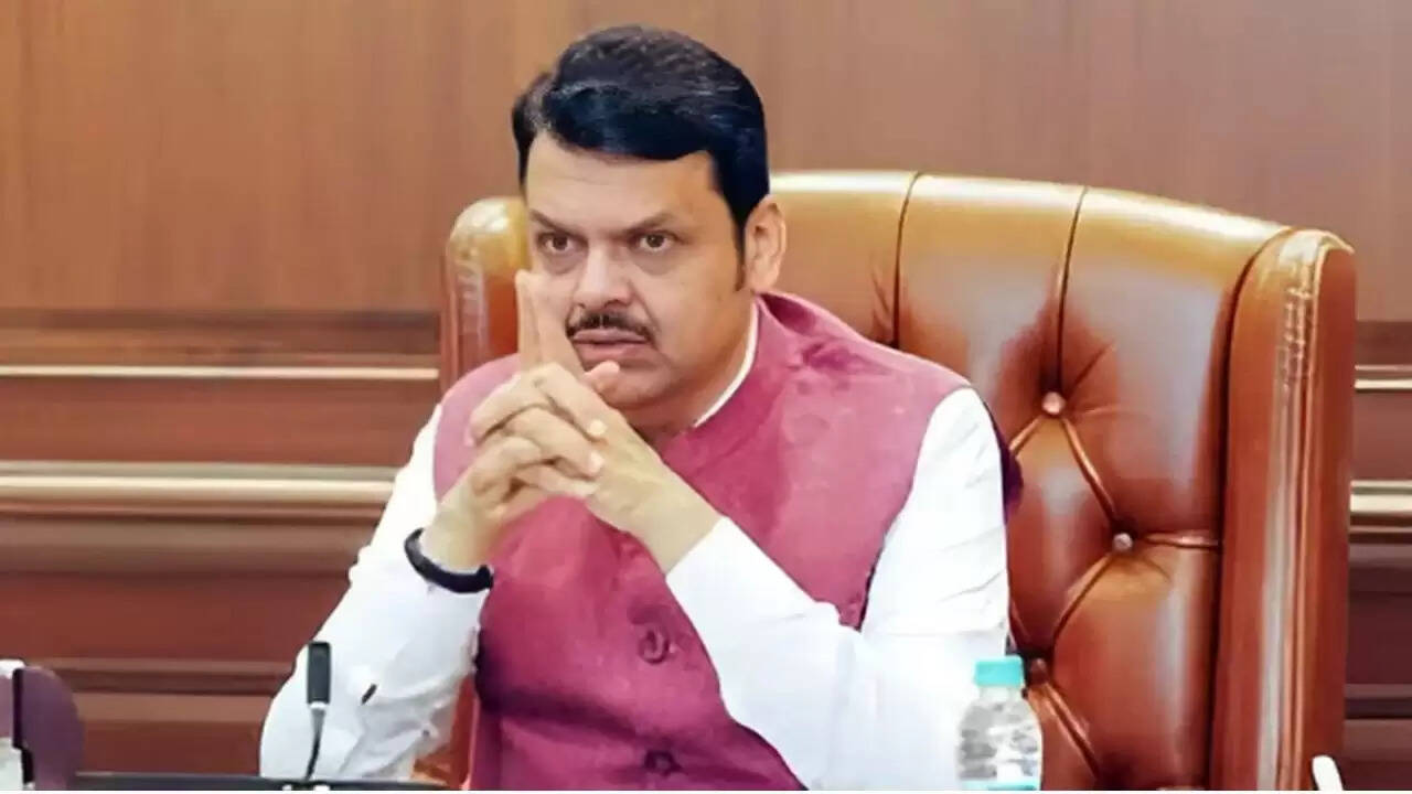 महाराष्ट्र में त्रि-भाषा नीति पर विवाद: सरकार ने प्रस्ताव रद्द किया