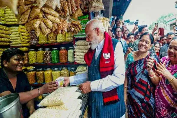 पश्चिम बंगाल में पीएम मोदी को झालमुड़ी खिलाने वाले दुकानदार को मिली जान से मारने की धमकी