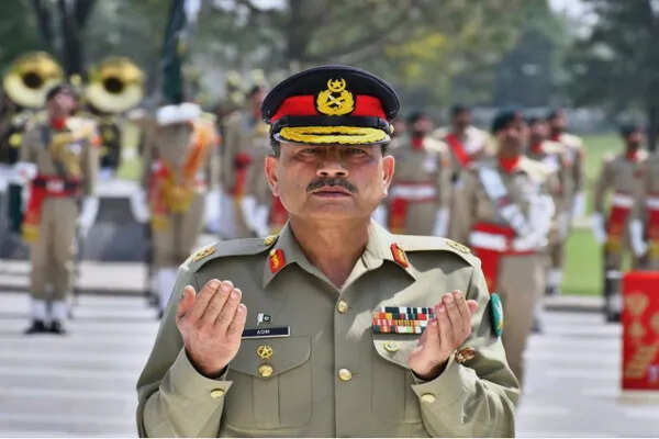 पाकिस्तान में जनरल आसिम मुनीर को मिली नई शक्तियां, 27वां संविधान संशोधन पारित