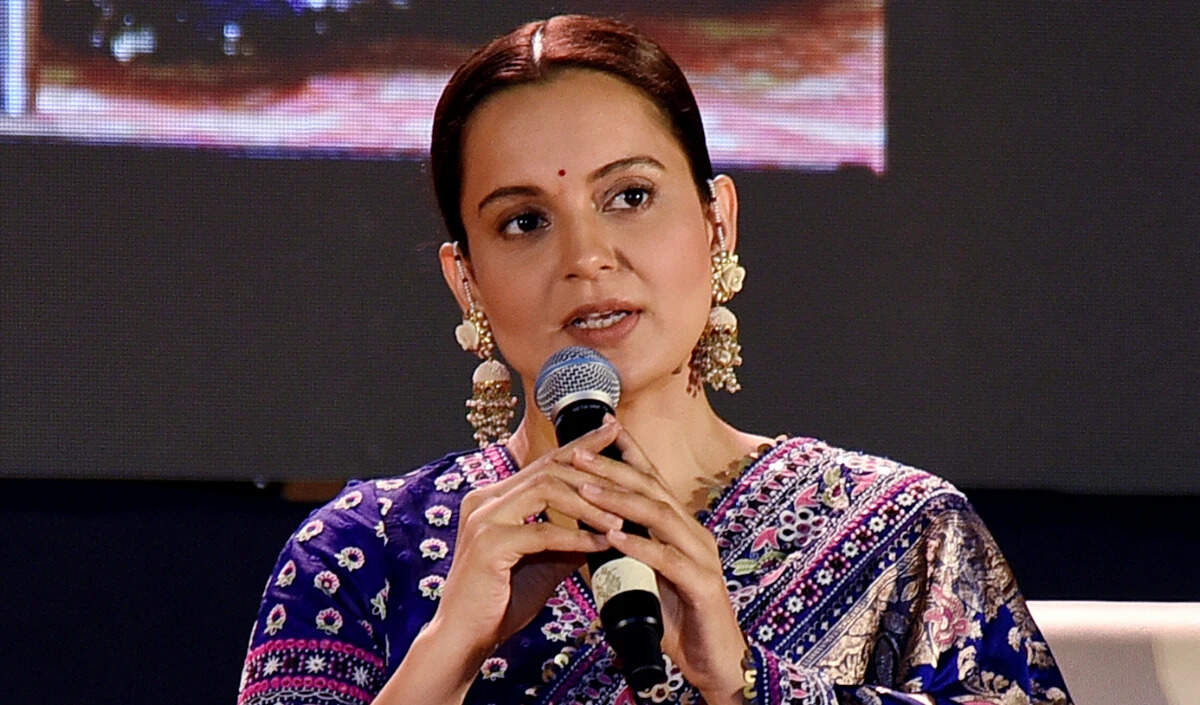 कंगना रनौत ने 'भारत भाग्य विधाता' के साथ की एक्टिंग में वापसी