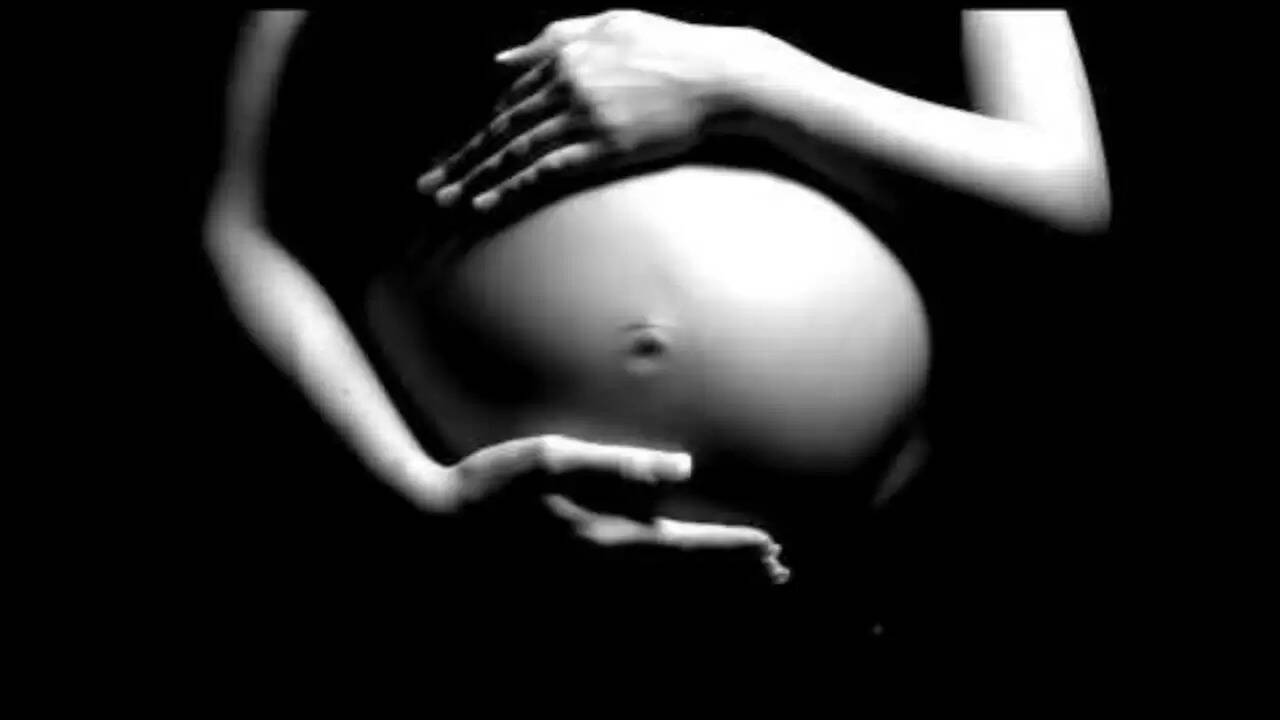 तेलंगाना में गर्भपात के आरोप में महिला की मौत, पति फरार