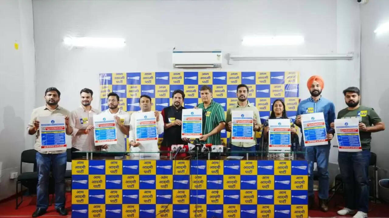 दिल्ली यूनिवर्सिटी चुनावों में आम आदमी पार्टी का नया कदम: आर्थिक मजबूरी से जूझते छात्रों को मिलेगा मौका