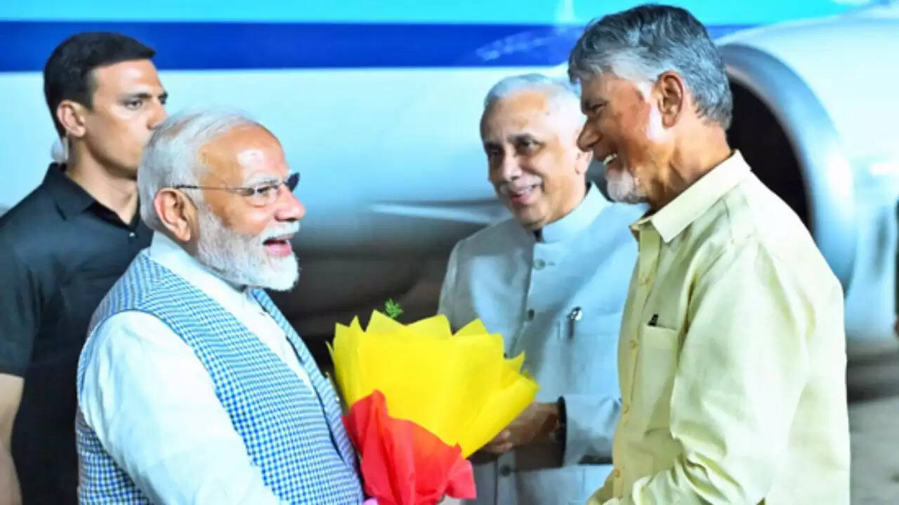 विशाखापत्तनम में योग दिवस: पीएम मोदी का ऐतिहासिक योगाभ्यास कार्यक्रम