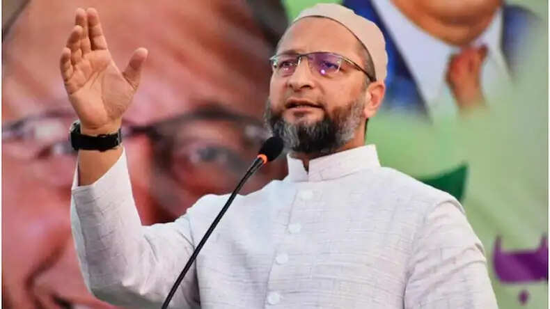 ओवैसी का बयान: धार्मिक यात्राओं के दौरान सड़कों पर सवाल नहीं उठाए जाते