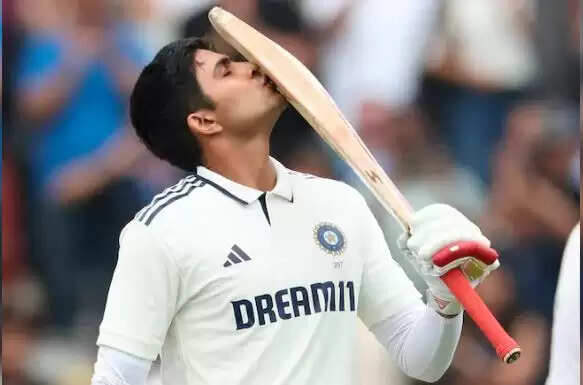 शुभमन गिल और सोफिया डंकले को मिला आईसीसी प्लेयर ऑफ़ द मंथ का खिताब