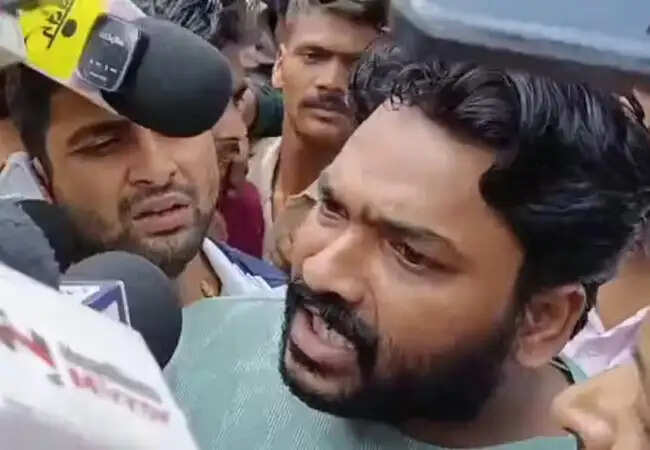 रौशन आनंद ने जेल से बाहर आते ही भाई की हत्या का लगाया आरोप