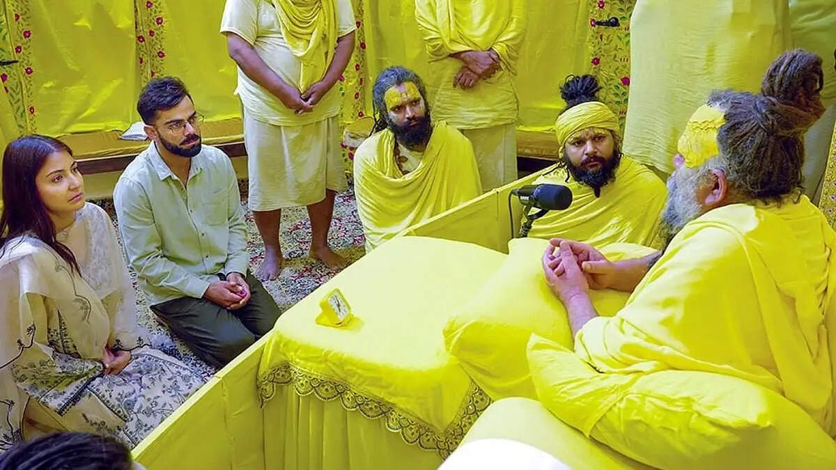 विराट कोहली ने प्रेमानंद महाराज के आश्रम जाने के आरोपों का किया खंडन