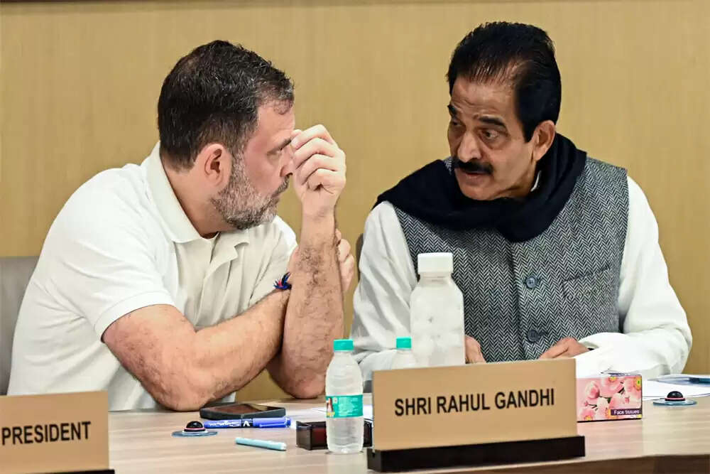 केसी वेणुगोपाल पर बढ़ते हमले: कांग्रेस में उठ रहे सवाल