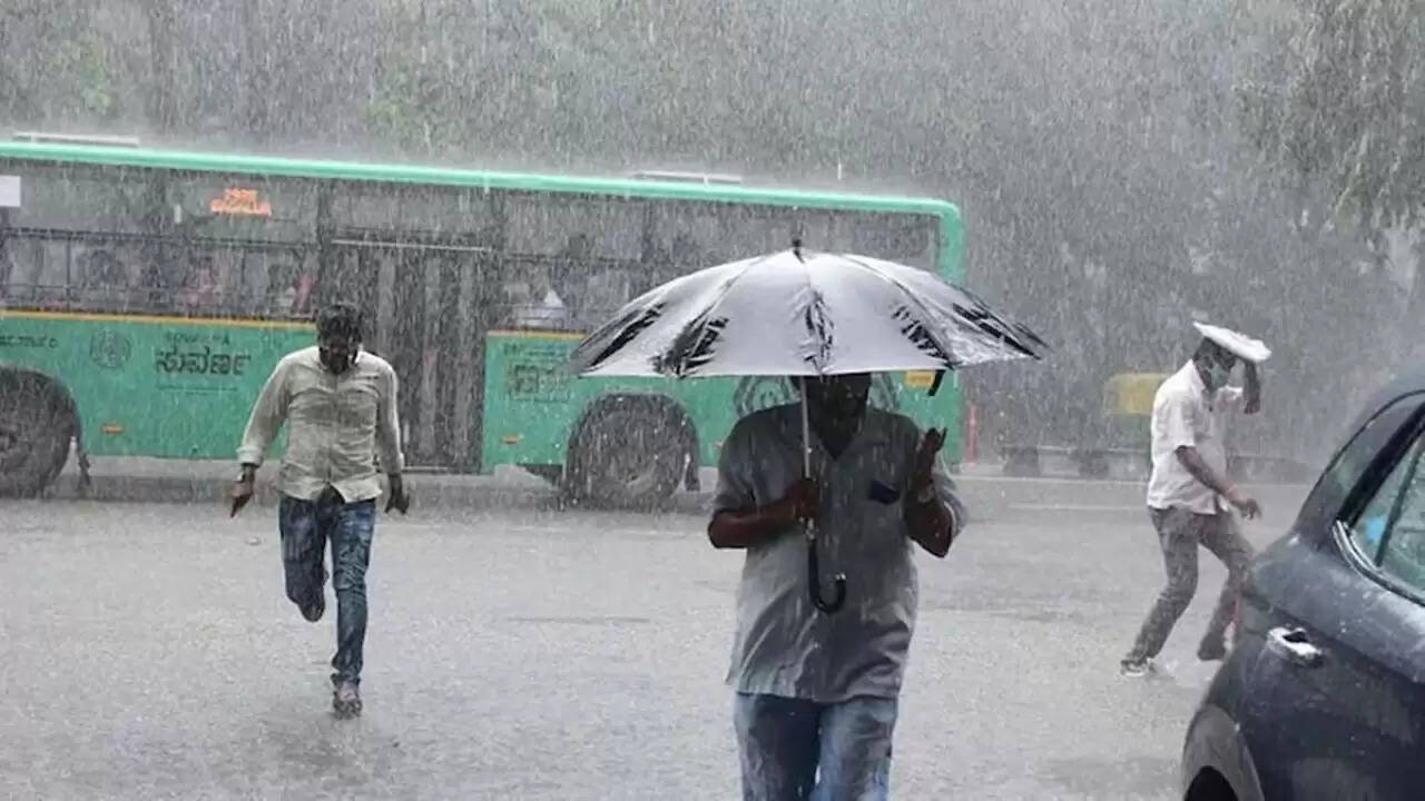 कर्नाटक में मौसम का बदलाव: भारी बारिश की चेतावनी