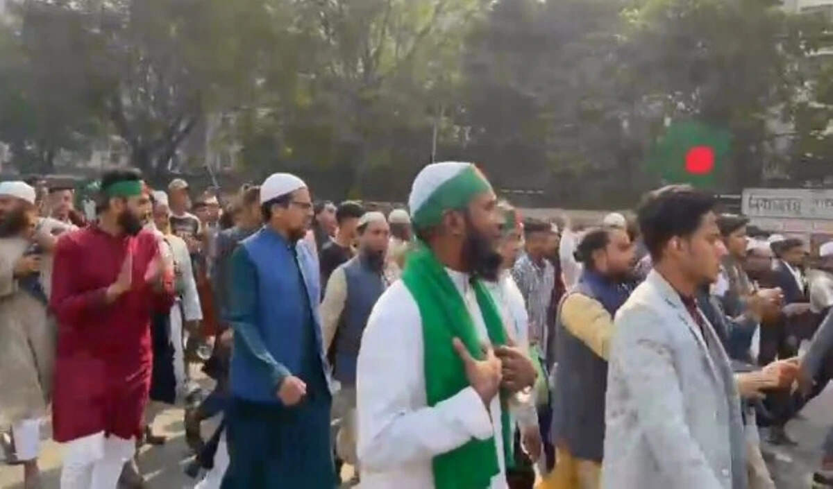 ढाका में शरीफ उस्मान की अंतिम यात्रा: सुरक्षा व्यवस्था कड़ी