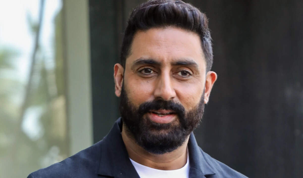 अभिषेक बच्चन ने 25 साल बाद फ़िल्मफ़ेयर पुरस्कार जीतने पर उठाए सवाल