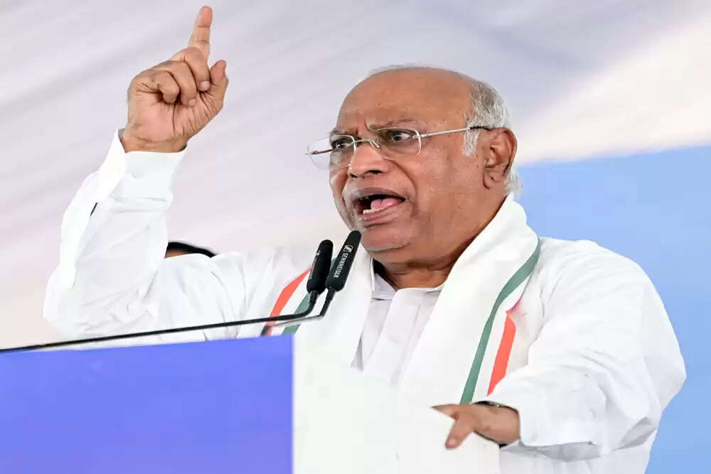 खड़गे ने मोदी पर किया तीखा हमला, ईरान-इजराइल संघर्ष का उठाया मुद्दा