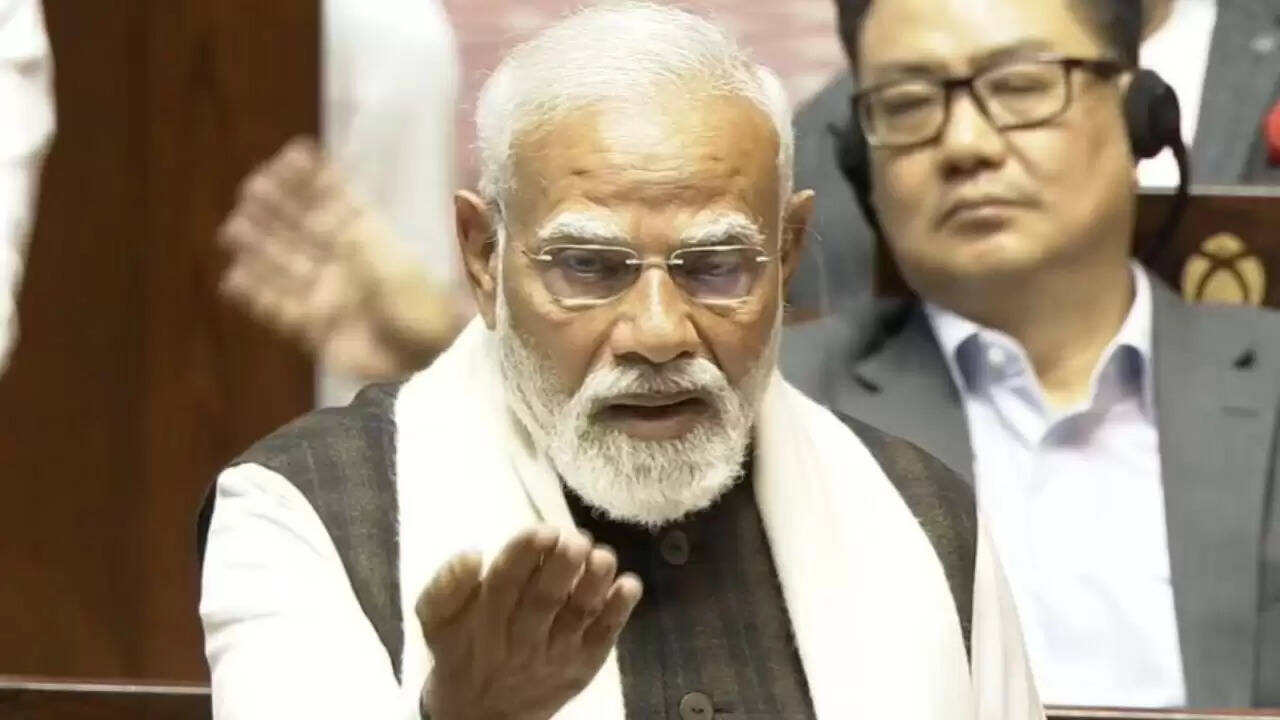 पीएम मोदी ने राज्यसभा में कांग्रेस पर किया तीखा हमला