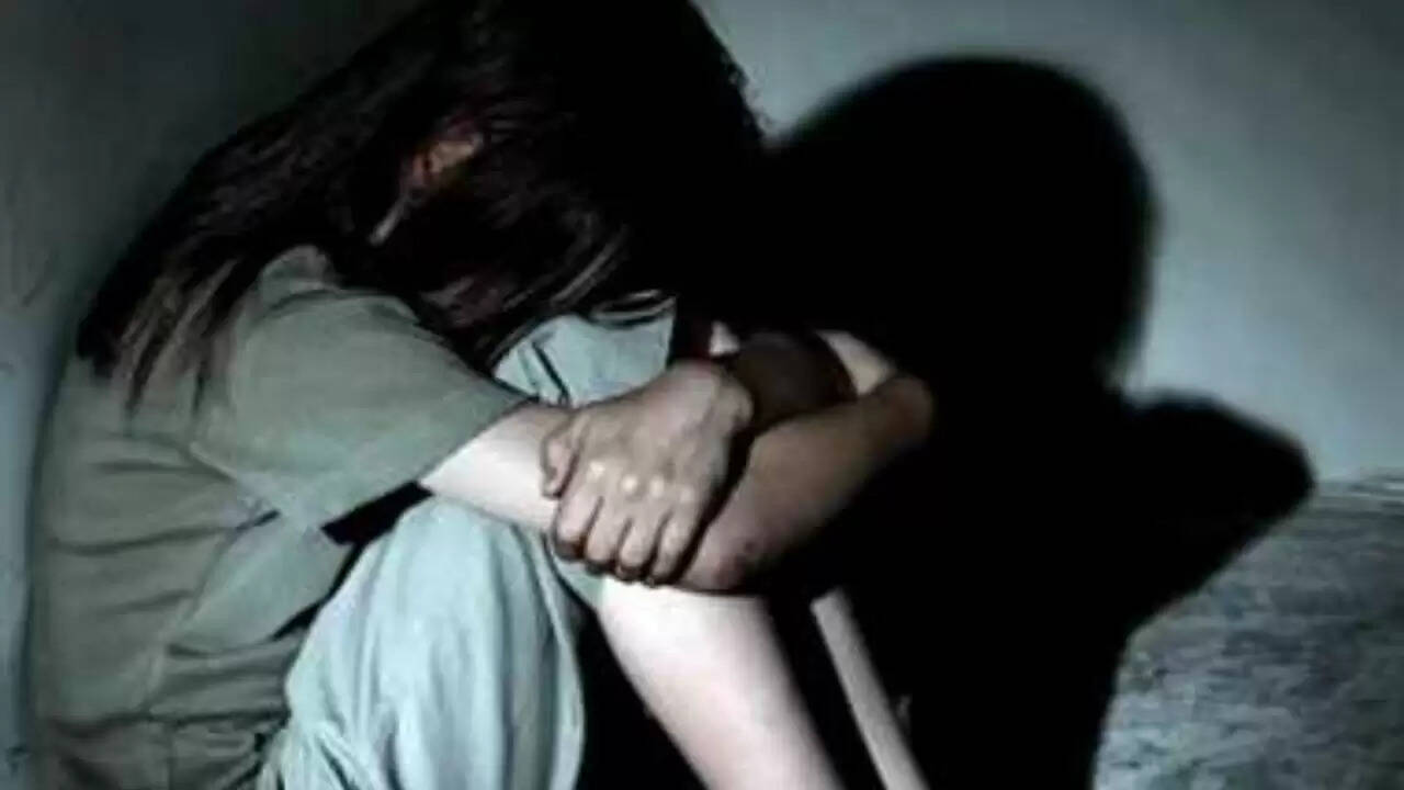ओडिशा में नाबालिग के साथ सामूहिक बलात्कार: चार आरोपियों की गिरफ्तारी से गुस्सा भड़का