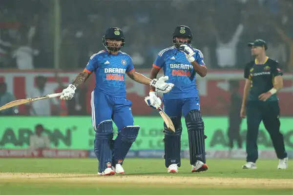 रिंकू सिंह ने टी20 वर्ल्ड कप के बीच में घर लौटने का लिया फैसला