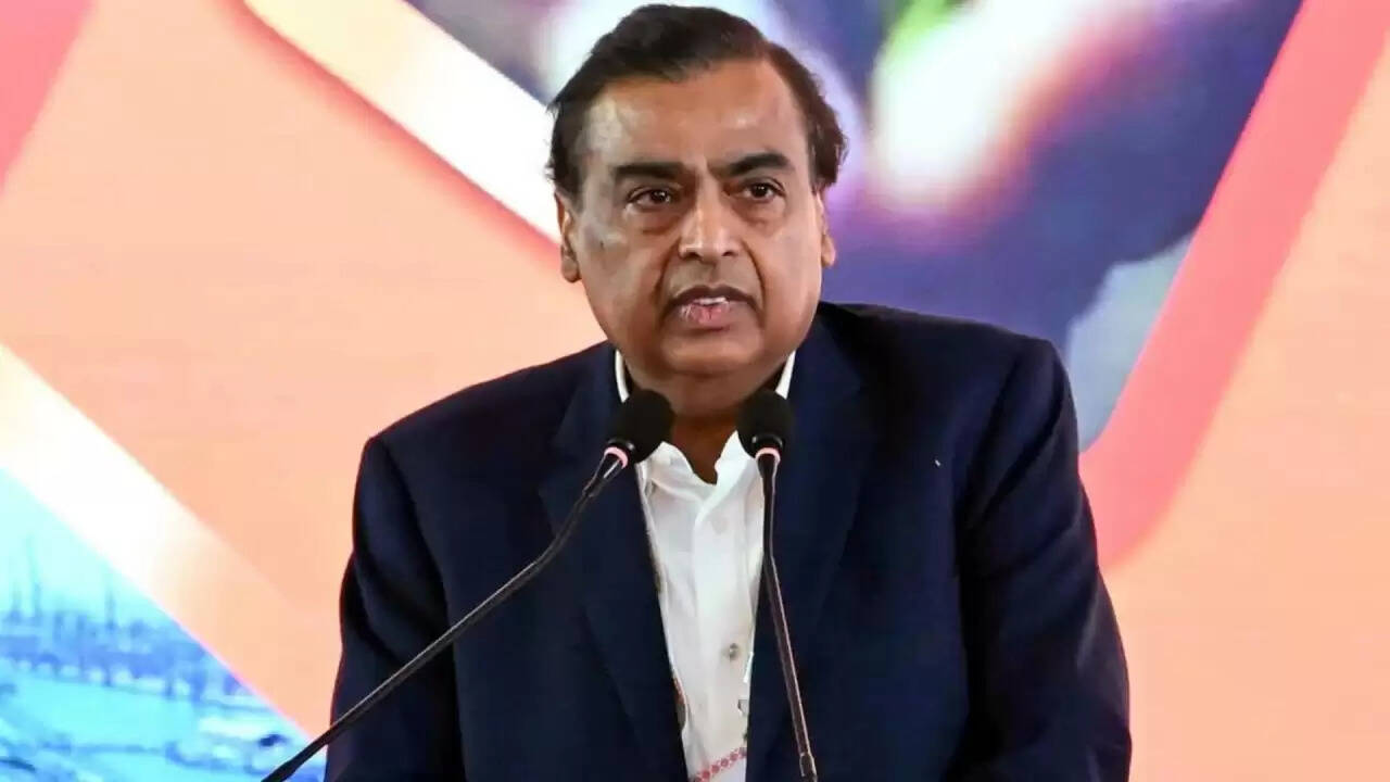 रिलायंस का गुजरात में 7 लाख करोड़ रुपये का निवेश, युवाओं के लिए नए अवसर