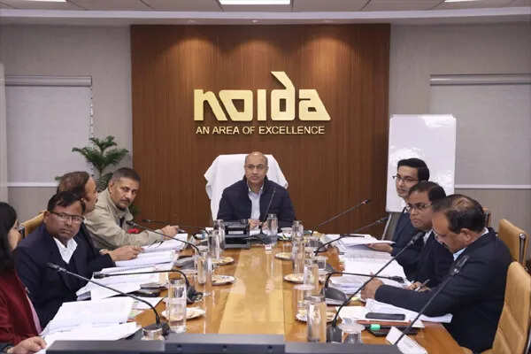 नोएडा प्राधिकरण की बोर्ड बैठक में महत्वपूर्ण निर्णय, फ्लैट खरीदारों के लिए राहत