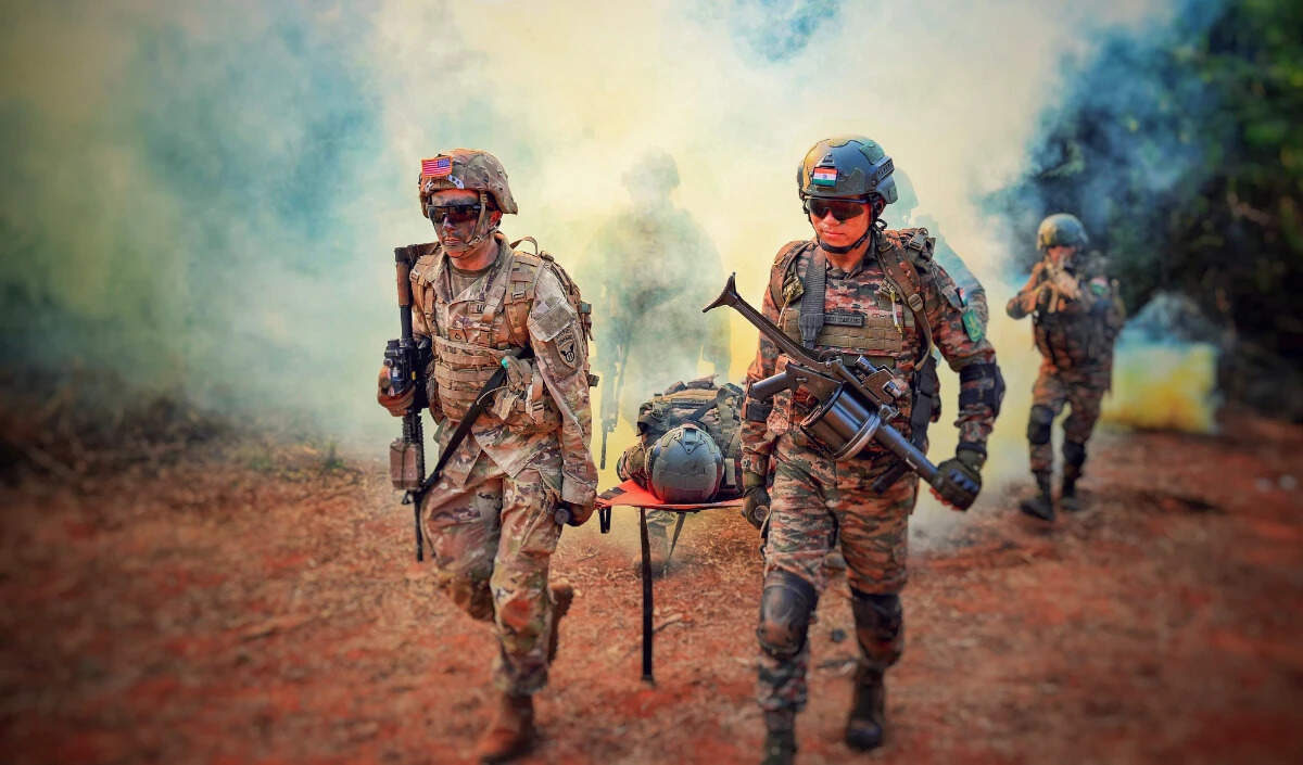 पश्चिम एशिया में संघर्ष: अमेरिका ने ईरान के मिसाइल ठिकानों पर किया हमला