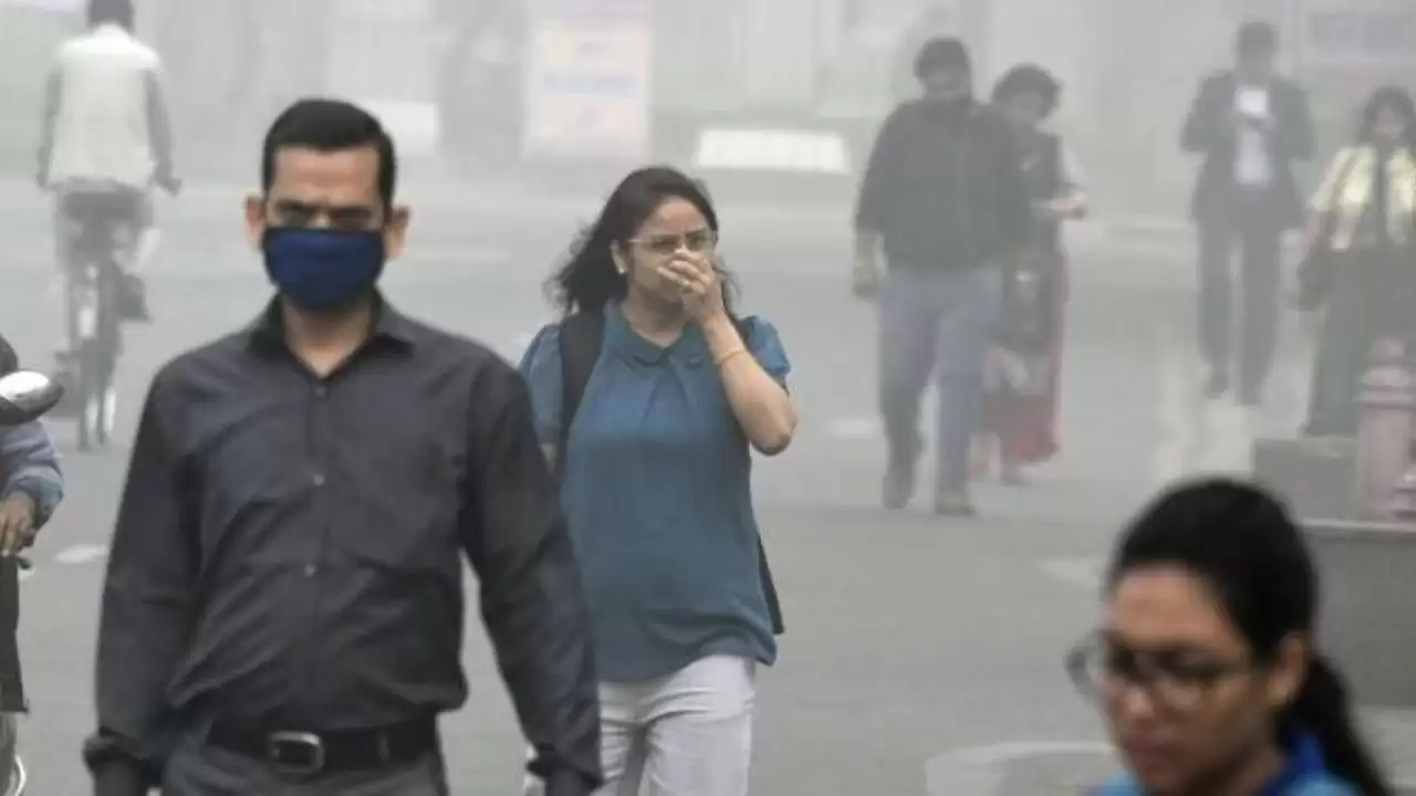 दिल्ली में वायु गुणवत्ता गंभीर स्तर पर पहुंची, AQI 428