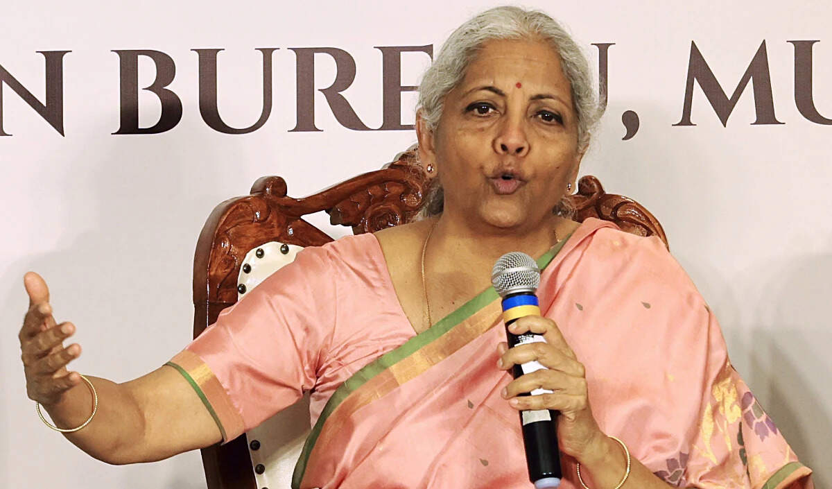 सरल और पारदर्शी राजकाज की दिशा में वित्त मंत्री का जोर