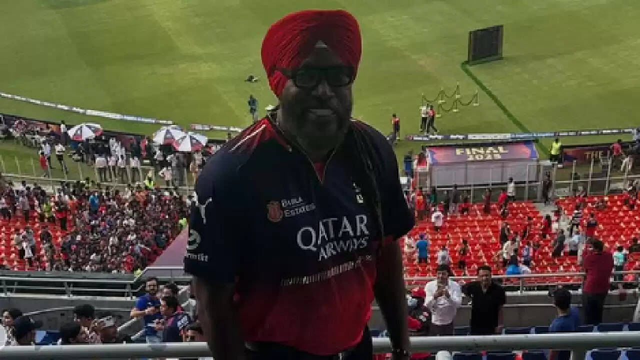 क्रिस गेल का अनोखा अंदाज: RCB और पंजाब किंग्स के लिए समर्थन