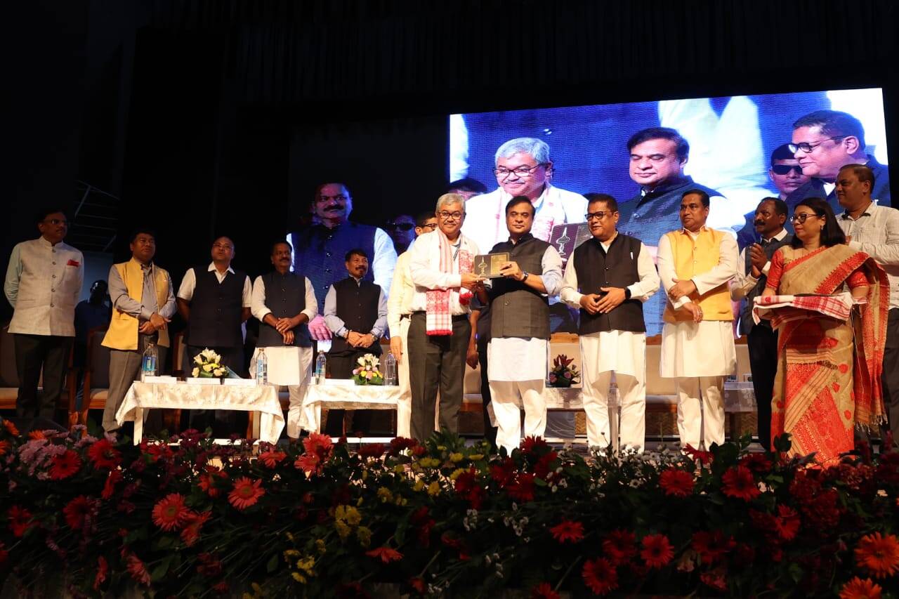 डिब्रूगढ़ विश्वविद्यालय में शिक्षक दिवस समारोह में शामिल हुए मुख्यमंत्री