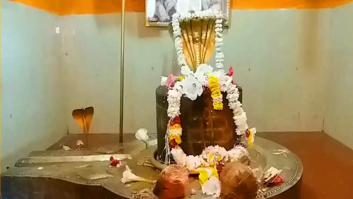 मध्य प्रदेश का देवपथ महादेव मंदिर: अनोखी परंपराएं और चमत्कारी शिवलिंग