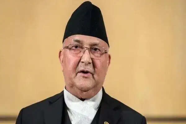 नेपाल में पूर्व पीएम केपी शर्मा ओली और रमेश लेखक की गिरफ्तारी