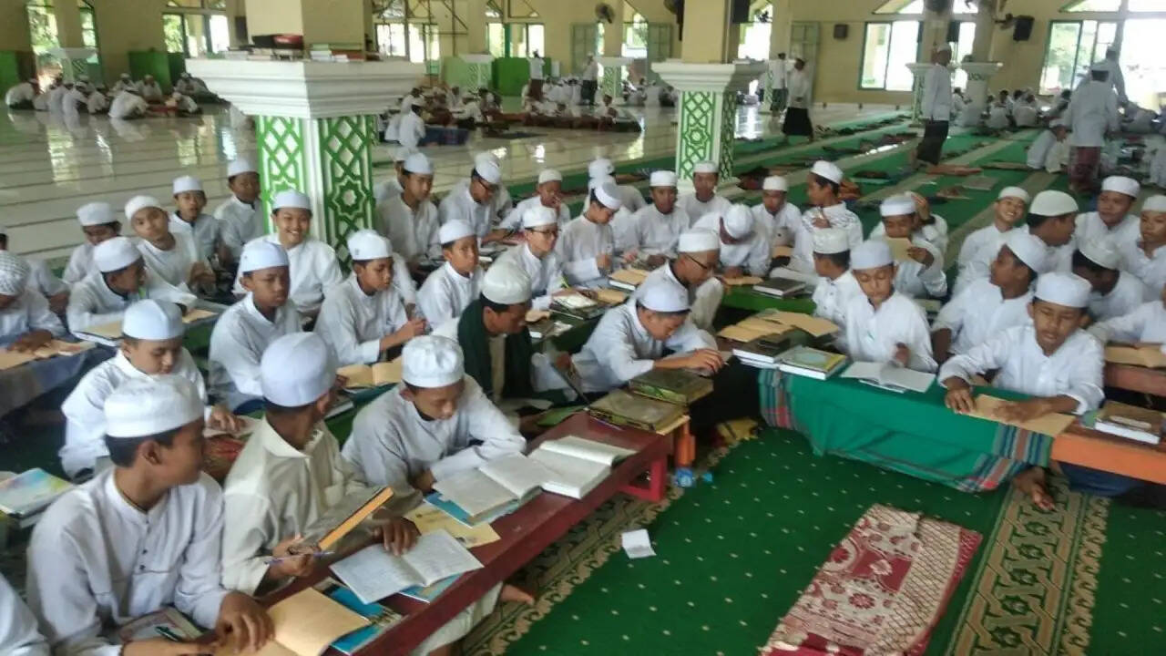 बंगाल में बीजेपी का 'ऑपरेशन क्लीनअप': अवैध मदरसों पर कार्रवाई