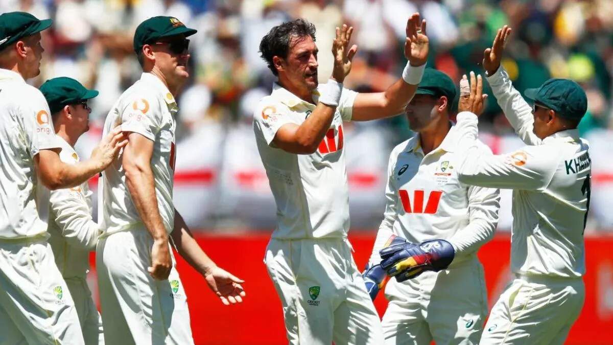 एशेज 2025-26: पर्थ टेस्ट में पहले दिन गिरे 19 विकेट, बना नया रिकॉर्ड