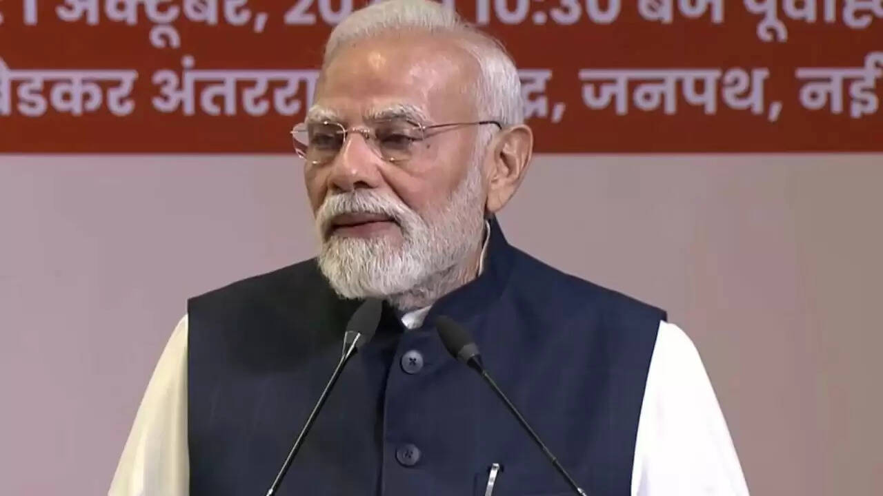 प्रधानमंत्री मोदी ने युवाओं के लिए 62,000 करोड़ की योजनाओं की शुरुआत की
