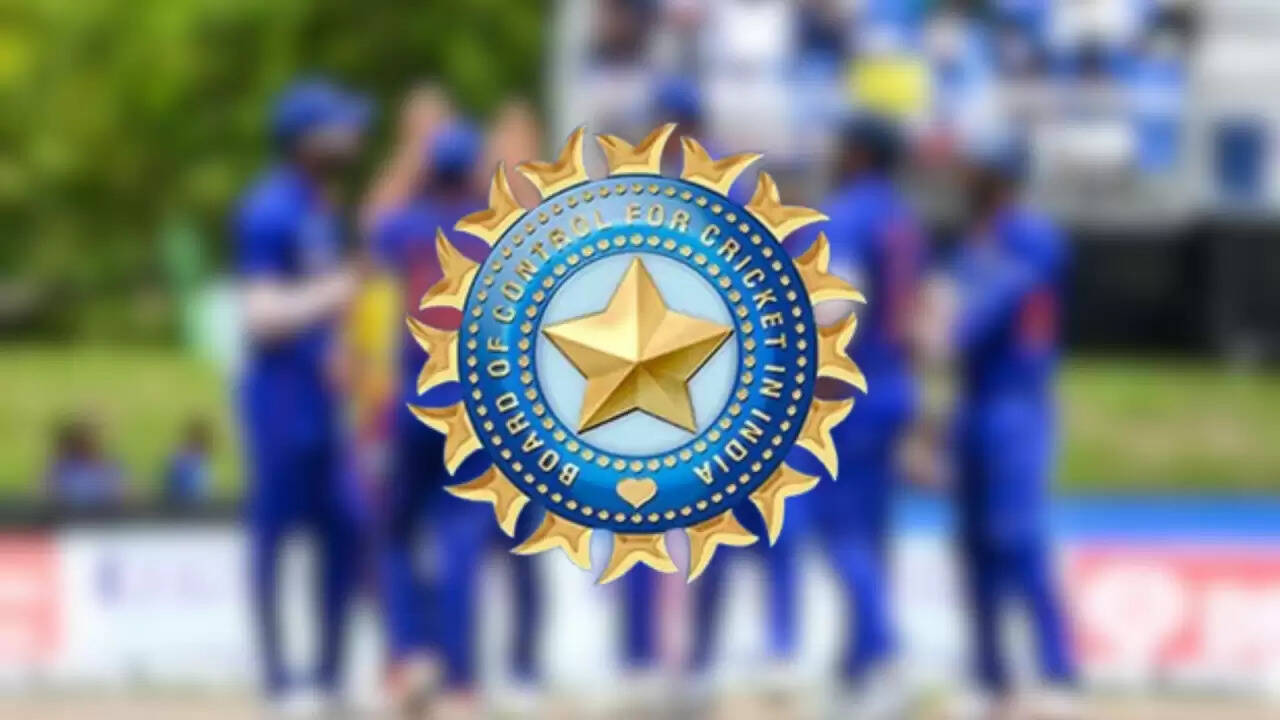 BCCI की वित्तीय स्थिति: बिना स्पॉन्सर के भी मजबूत, जानें कमाई के आंकड़े