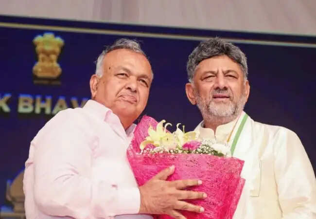 कर्नाटक में मंत्रियों के विभागों का बंटवारा, रामलिंगा रेड्डी ने दिया इस्तीफा