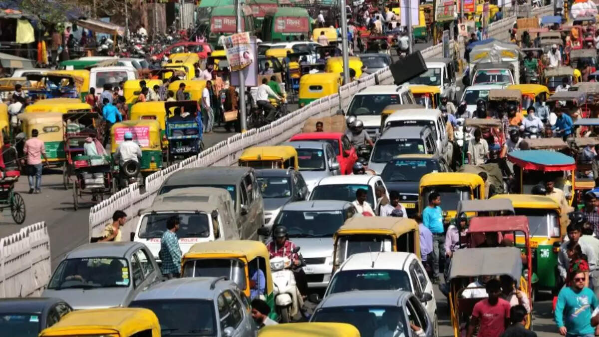 सुप्रीम कोर्ट का बड़ा फैसला: दिल्ली-NCR में 10 और 15 साल पुरानी गाड़ियों पर कार्रवाई पर रोक