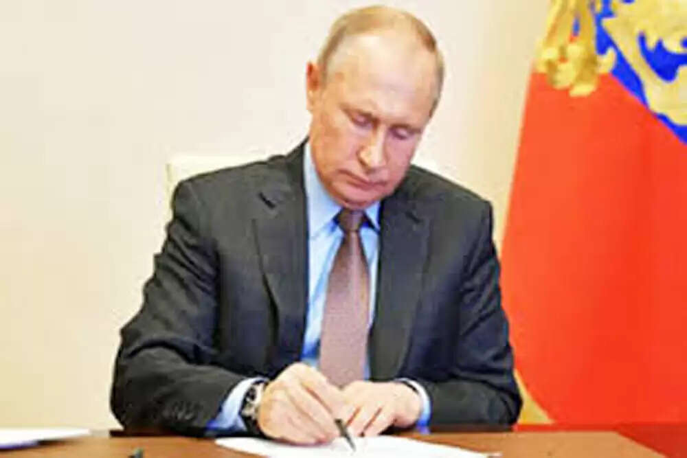 रूस ने पेट्रोल की बिक्री पर लगाया प्रतिबंध, ऊर्जा संकट की बढ़ती चिंताएँ