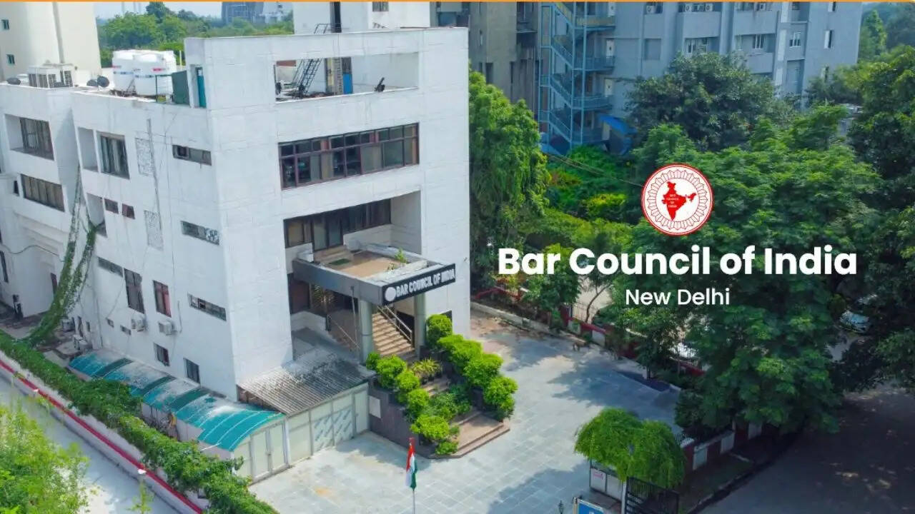 BCI के खिलाफ छात्रों का प्रदर्शन: मनन कुमार मिश्रा पर उठे सवाल