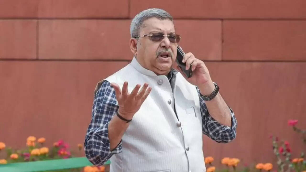 तृणमूल कांग्रेस के सांसद कल्याण बनर्जी साइबर धोखाधड़ी का शिकार