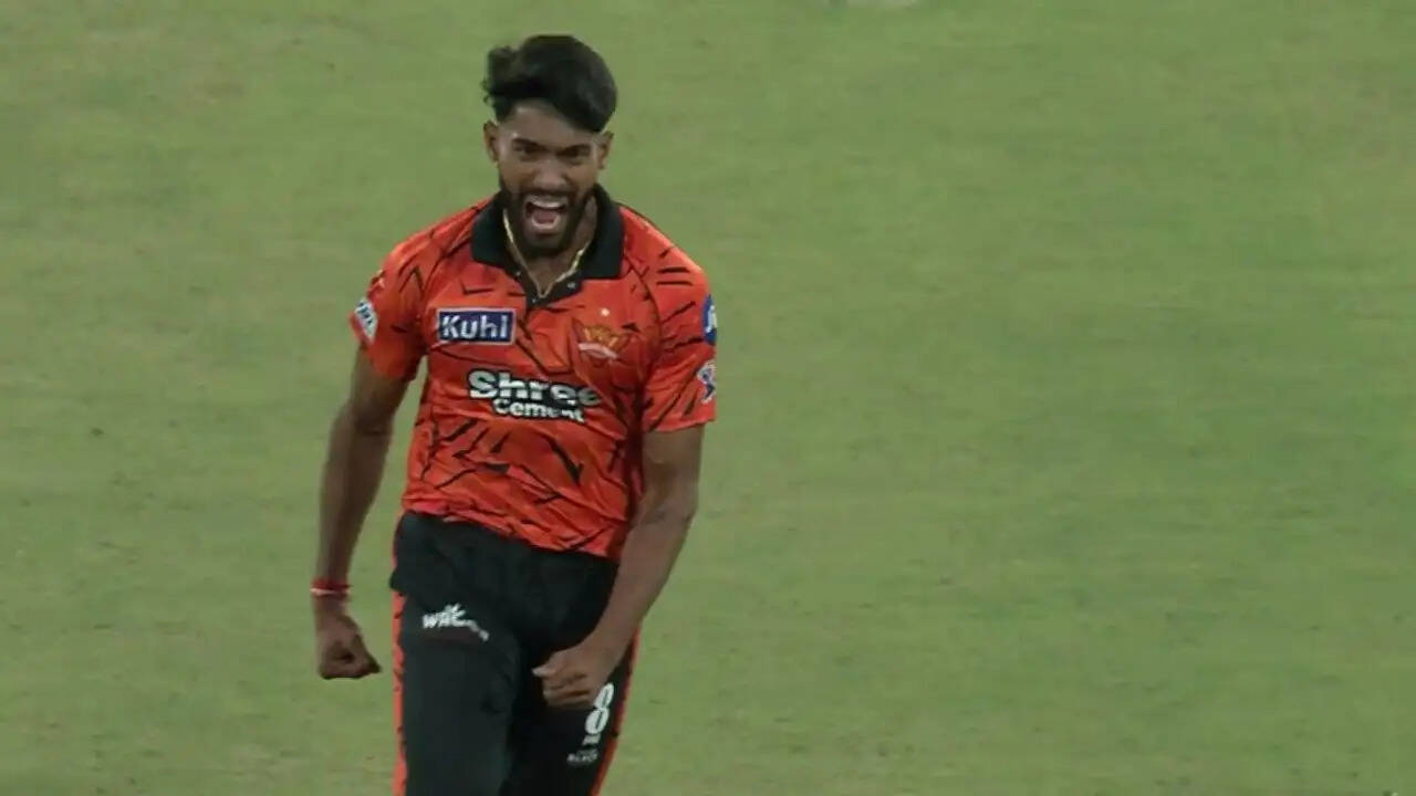 सनराइजर्स हैदराबाद ने राजस्थान रॉयल्स को हराकर अंक तालिका में सुधार किया