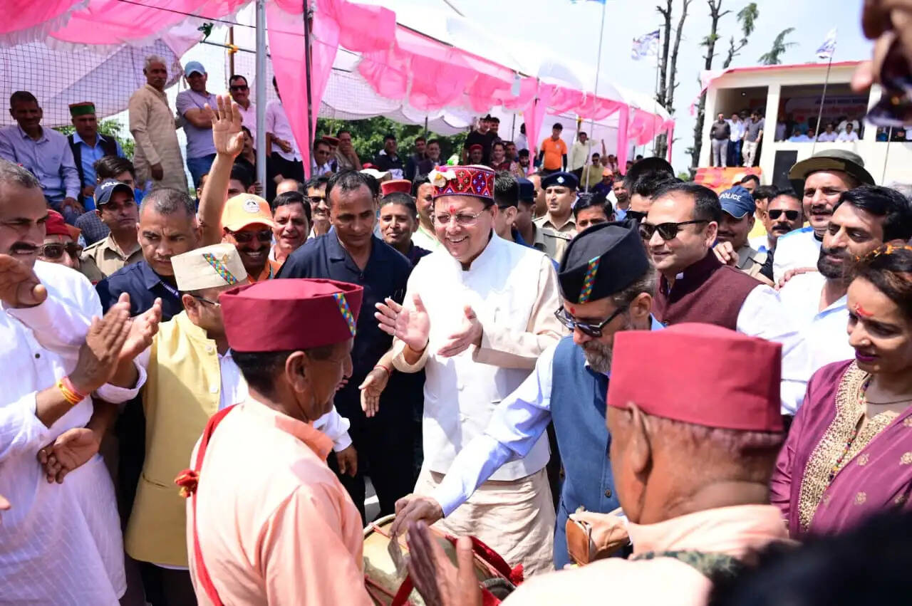 मुख्यमंत्री पुष्कर धामी ने नागथात में जौनसार बावर के विकास की योजनाओं की घोषणा की