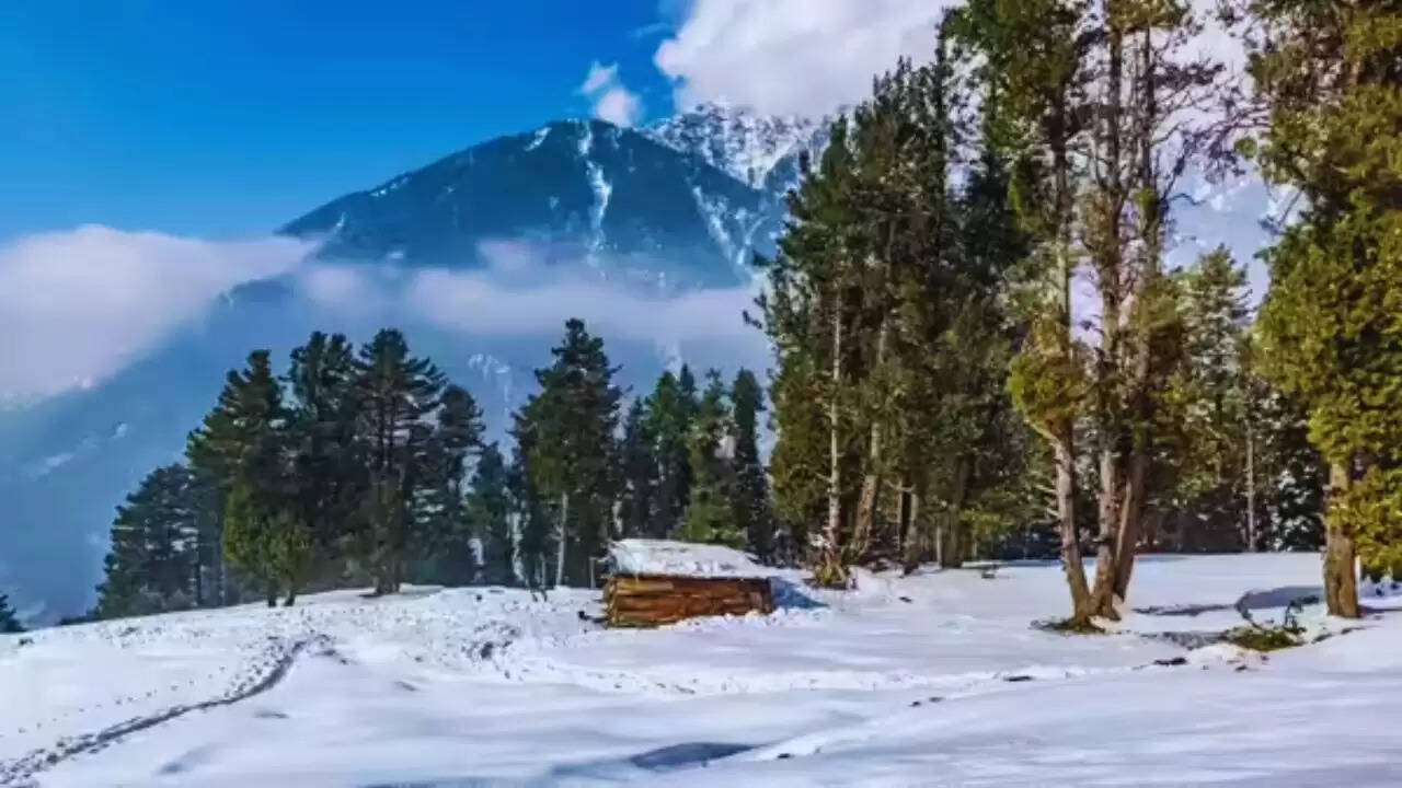 कश्मीर में चिल्ला-ए-कलां की शुरुआत: सर्दी का प्रचंड दौर और बर्फबारी की संभावना