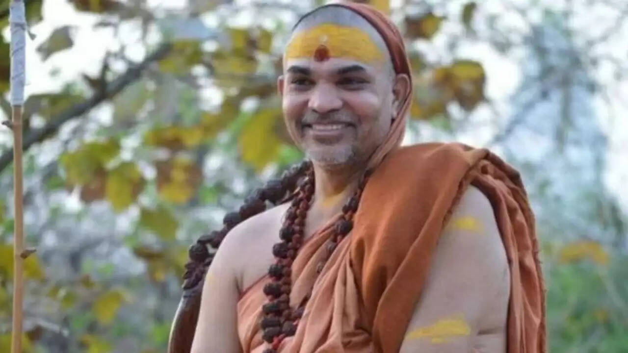 क्या गाय को संसद में लाना चाहिए था? शंकराचार्य की अनोखी मांग